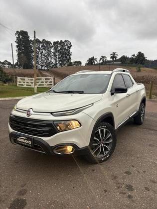 FIAT TORO 2.0 16V TURBO DIESEL VOLCANO 4WD AT9 FIAT TORO 2.0 16V TURBO DIESEL VOLCANO 4WD AT9